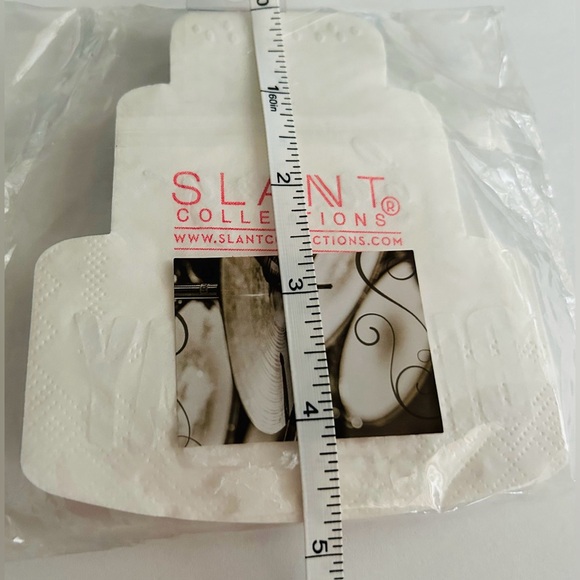 New 20 Happy Birthday Cake Shaped Napkins Gold Foil Letters Slant Collection - Picture 5 of 11